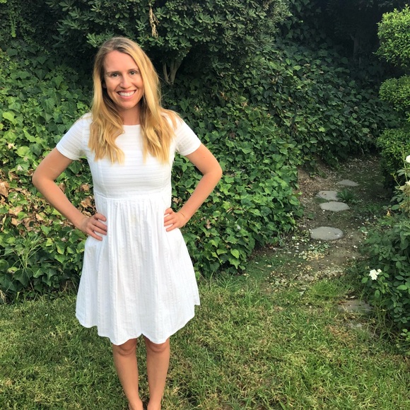 White Dress (Knee Length) - Picture 4 of 6